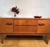 vintage dressoir tweedehands